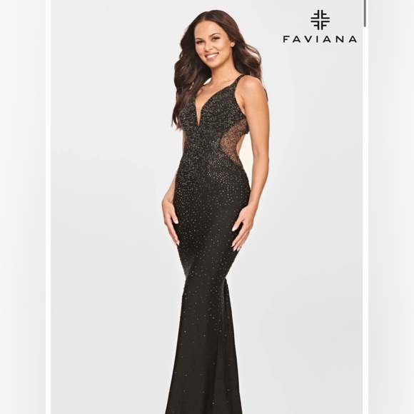 Faviana Dresses & Skirts - Faviana style S10500